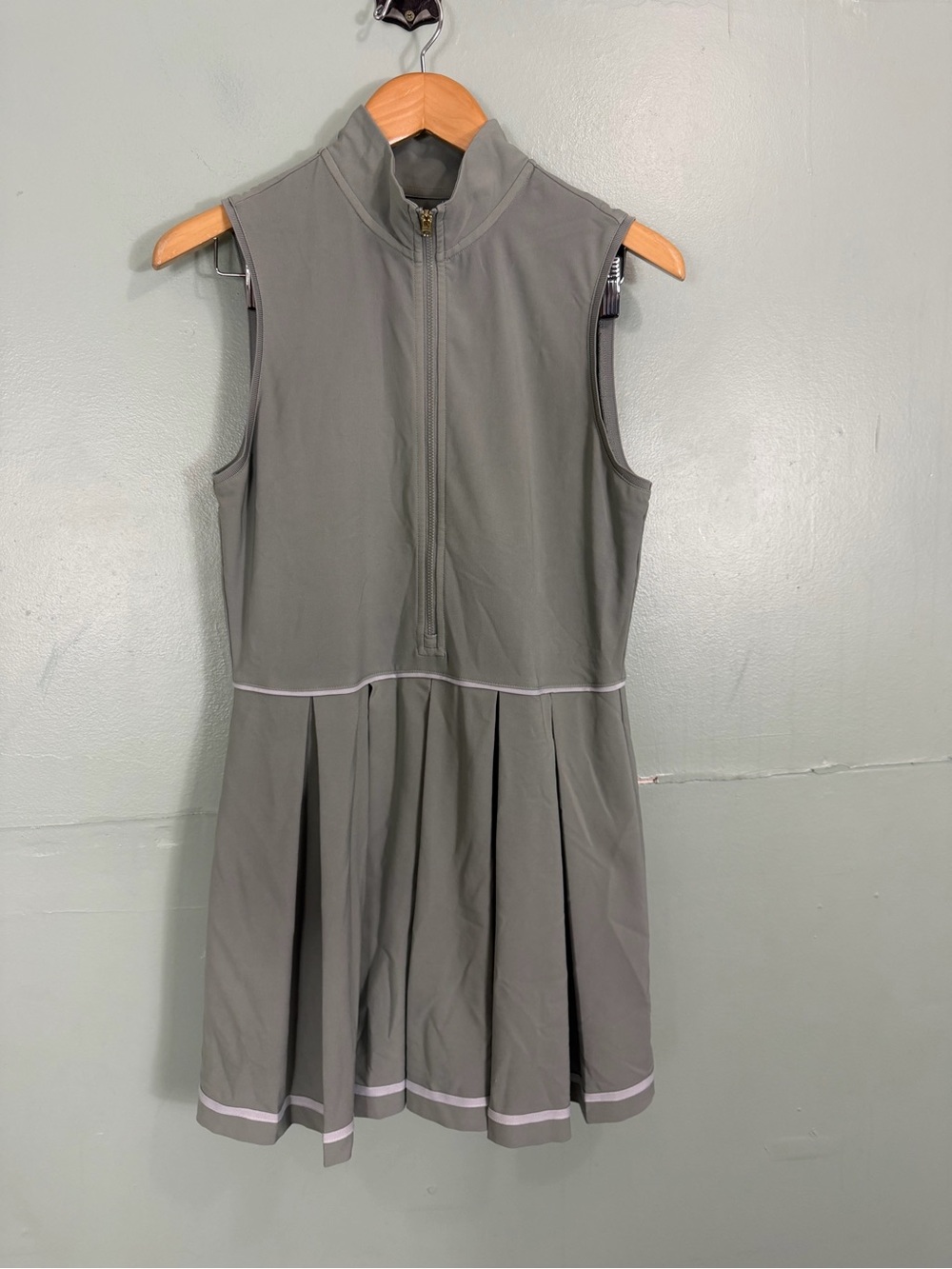 Varley Dalton Court Dress Mini Pleated Gray Size Medium